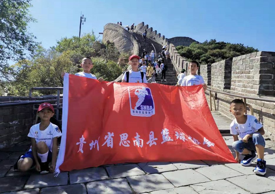 如何根据个人体能调整篮球对抗训练强度_1